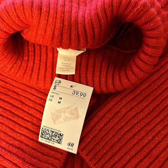 NWT Beautiful Dark Red Hi-Low Turtleneck Sweater - Picture 6 of 6